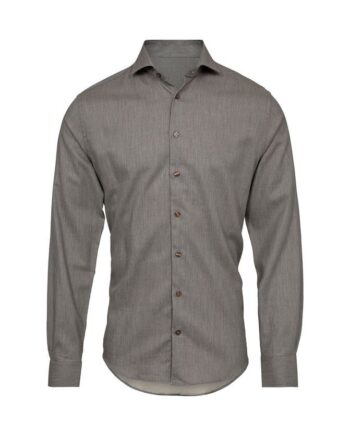 Shirt     Fitted Body